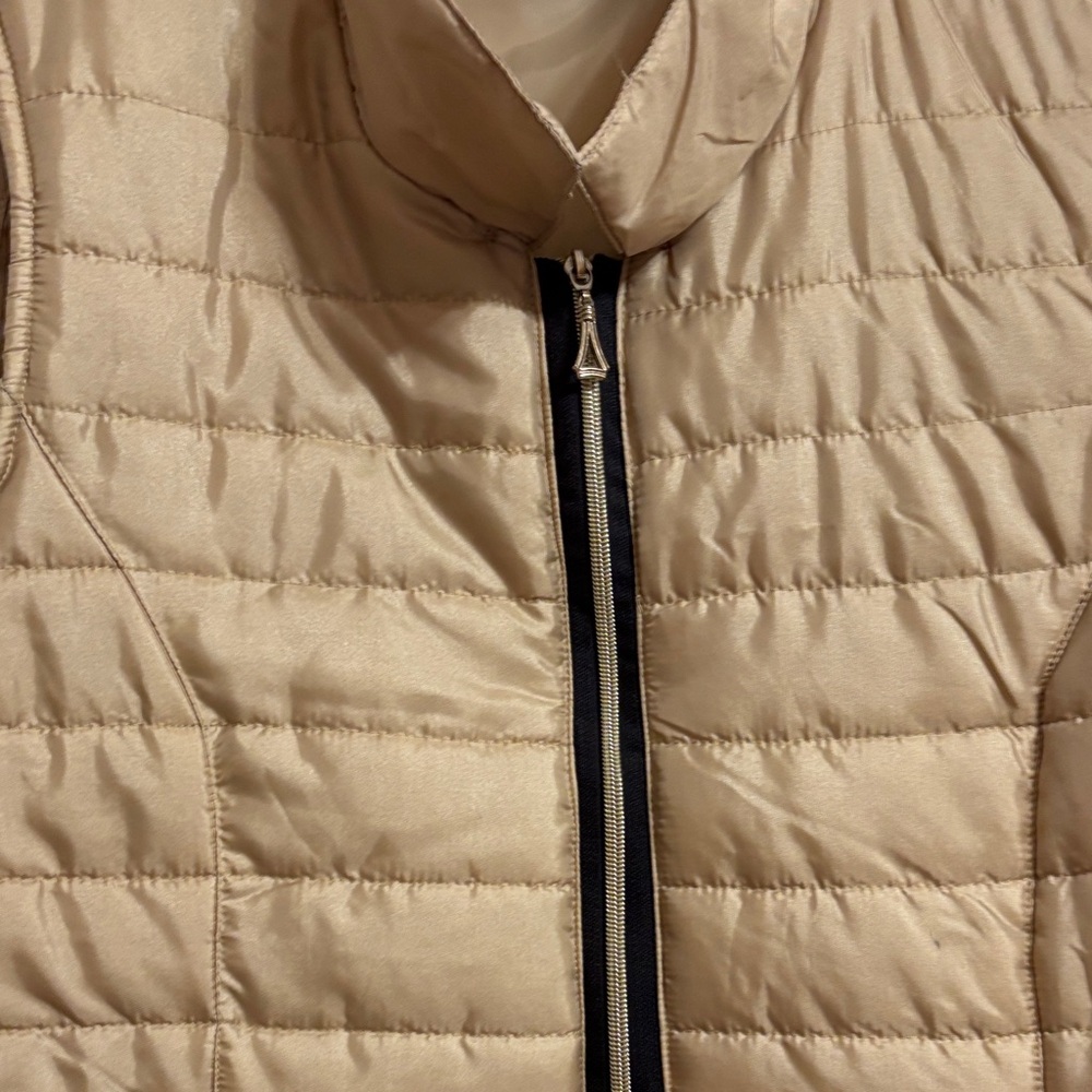 Hannah Beige Quilted Vest - Picture 4 of 12